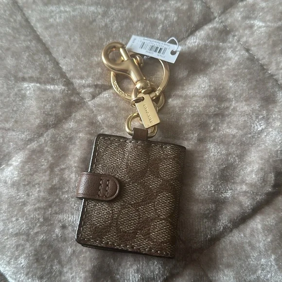 New- Coach Gold tone and Brown Keychain - Picture 4 of 16